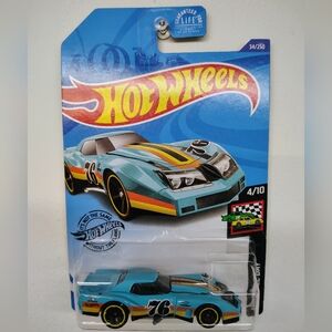 Hot Wheels 76 Greenwood Corvette HW Race Day 4/10 Diecast